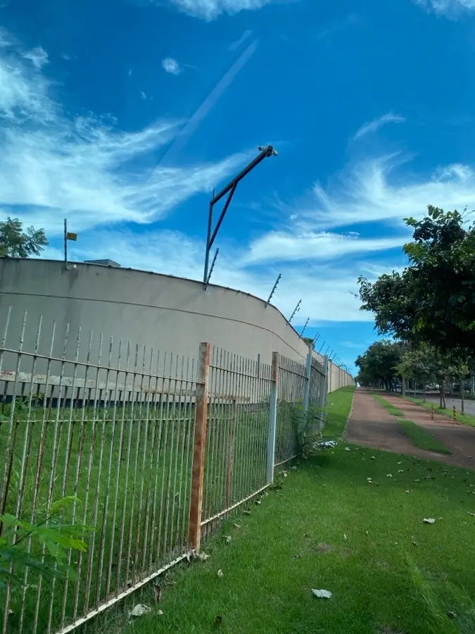 Perímetro de muro protegido