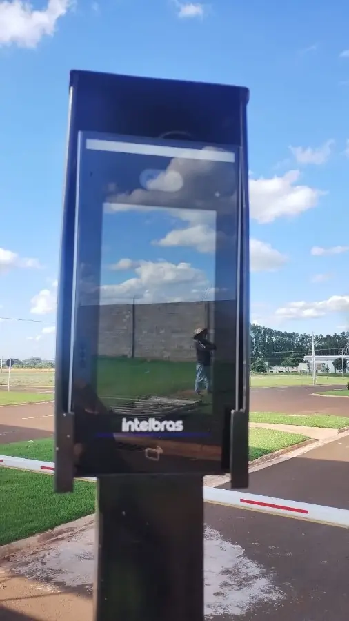 Totem de controle de acesso para portaria